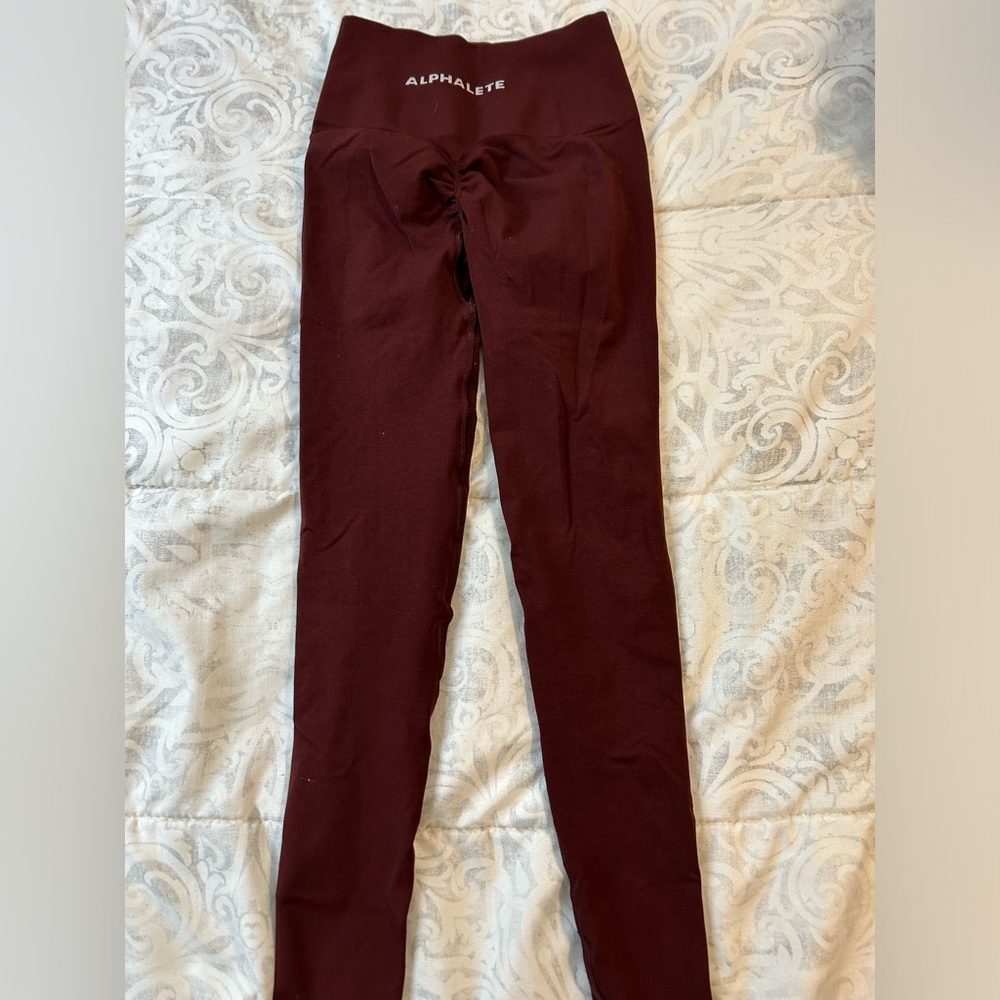 Alphalete maroon leggings